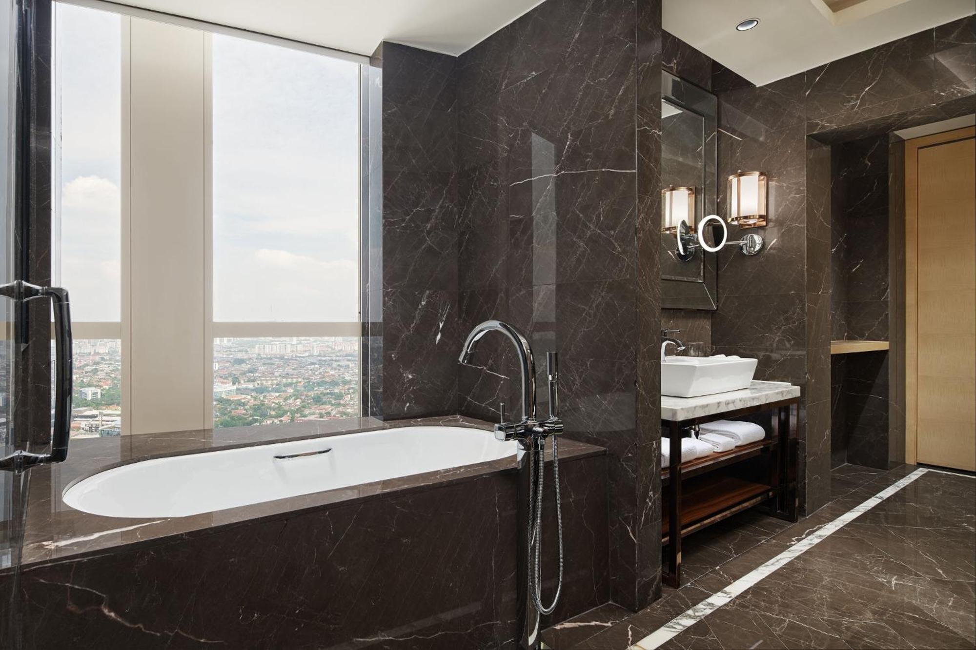 Sheraton Petaling Jaya Hotel Extérieur photo Bathroom